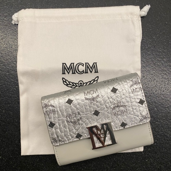 MCM Monogram Trifold Wallet - Picture 4 of 5